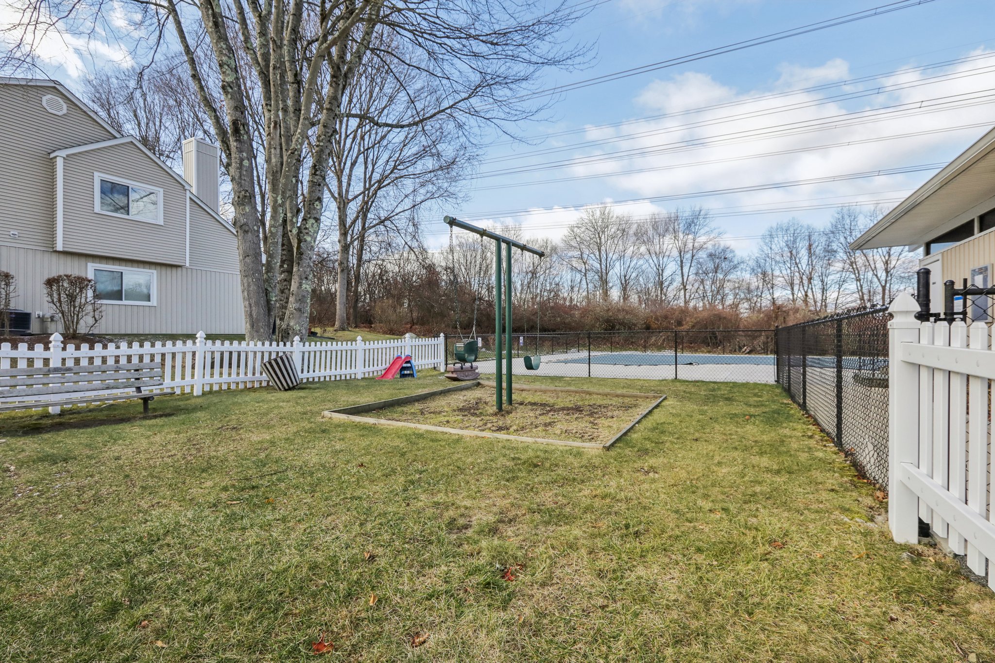 High Meadow Ln 501-041.jpg