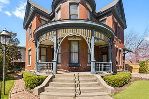 Short-Term Rentals real estate media in North Little Rock, Arkansas by Avery & Bryant