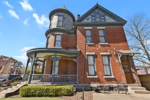 Short-Term Rentals real estate media in North Little Rock, Arkansas by Avery & Bryant