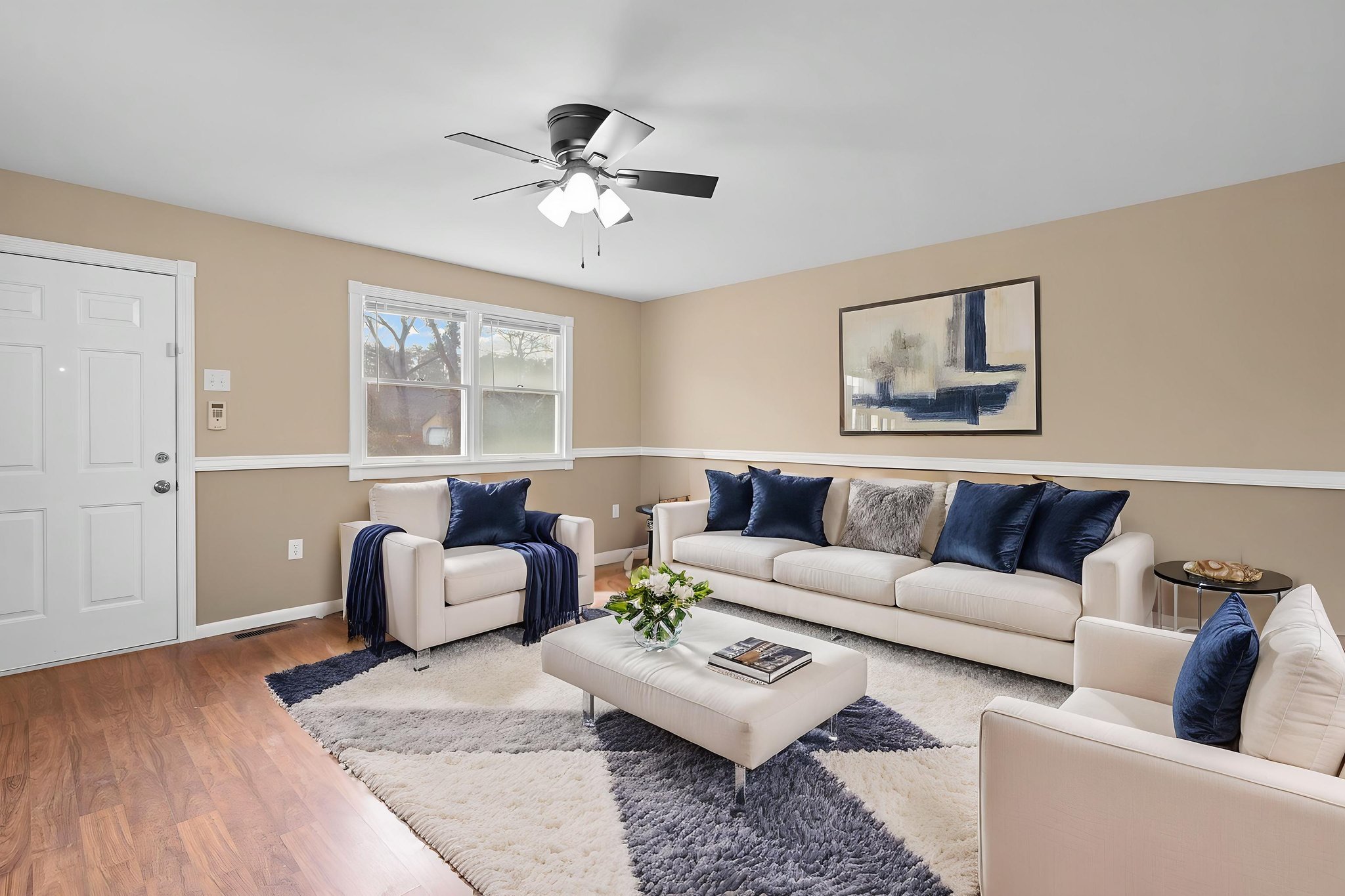 DSC02817 virtually staged.jpeg