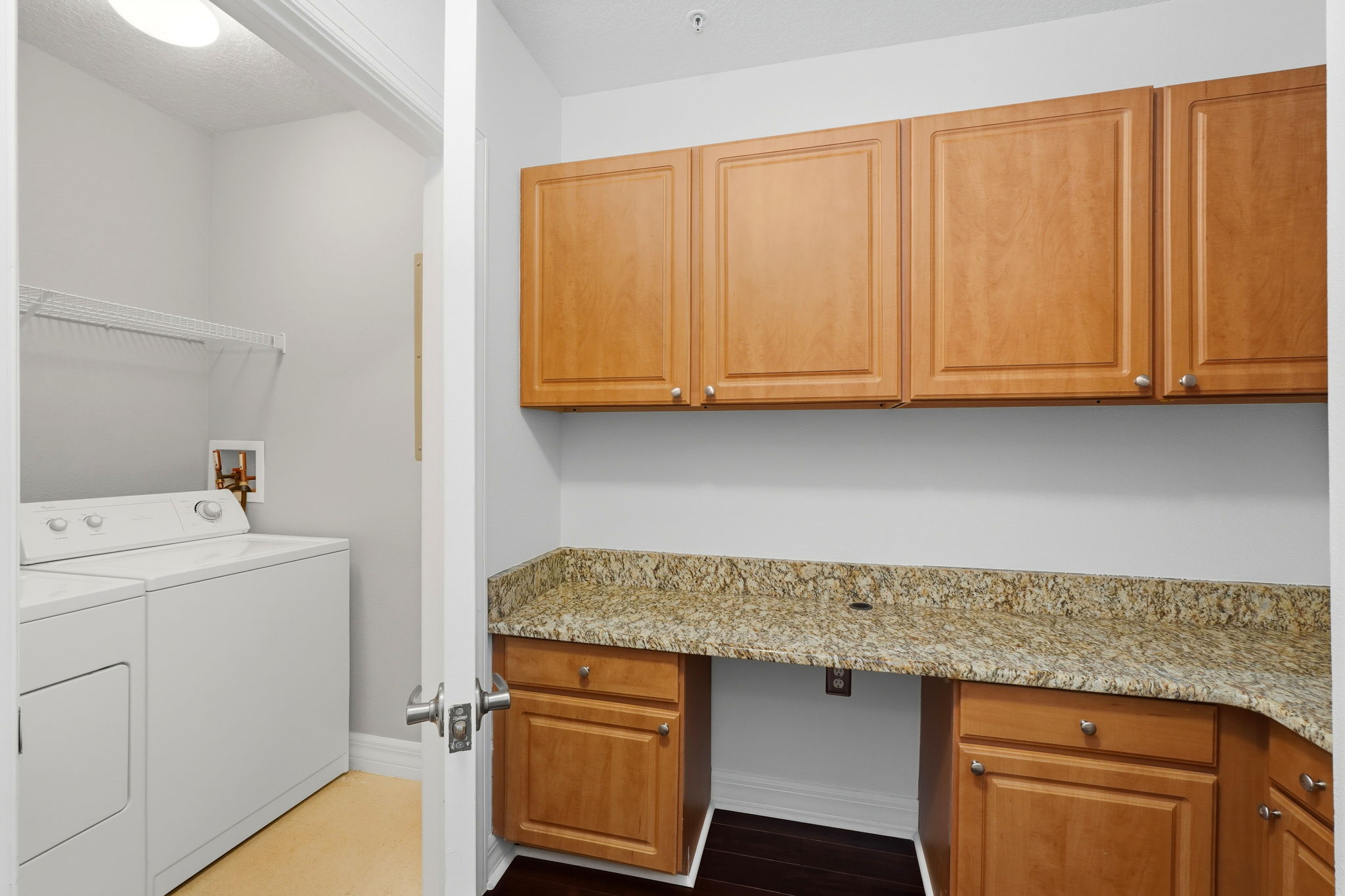 Office area / Laundry Room