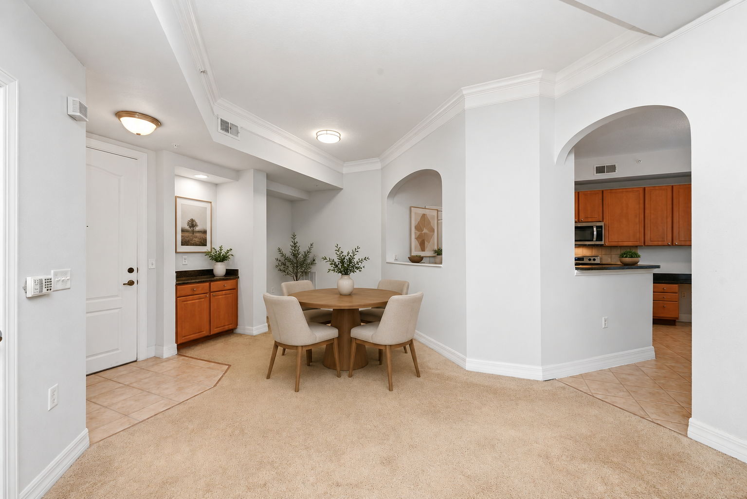 Entry, Dining Area / Dry Bar