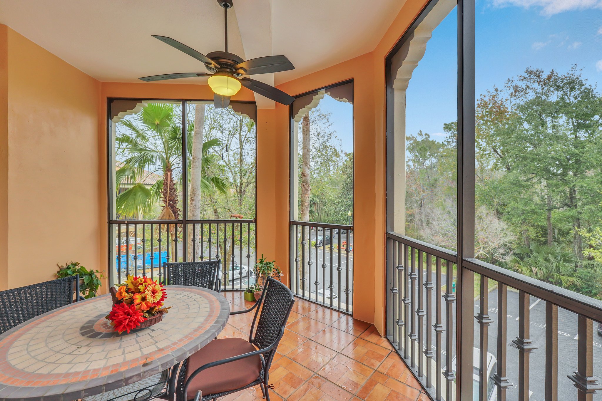 Corner Screened Patio