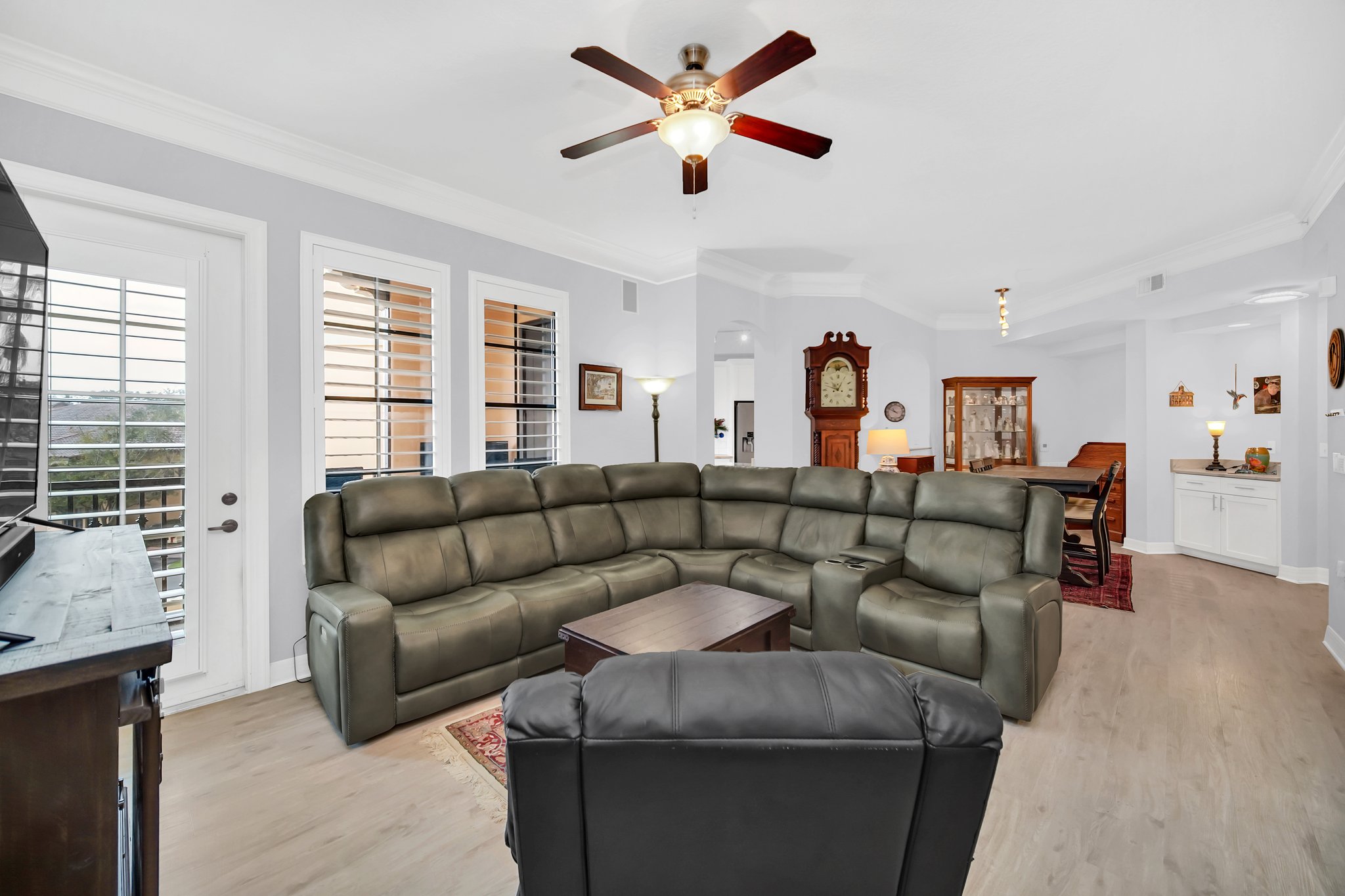 501 Mirasol Cir 318 Photo 15