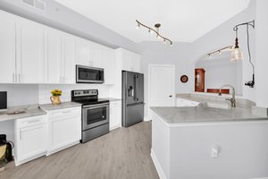 501 Mirasol Cir 318 Photo 8