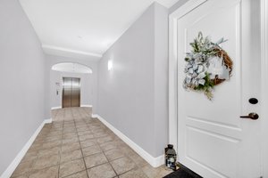 501 Mirasol Cir 318 Photo 2