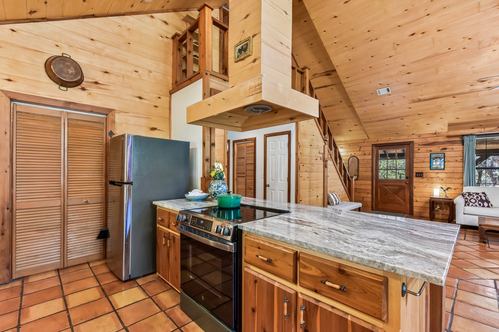 Oak Knob Dr-S0405-023.jpg