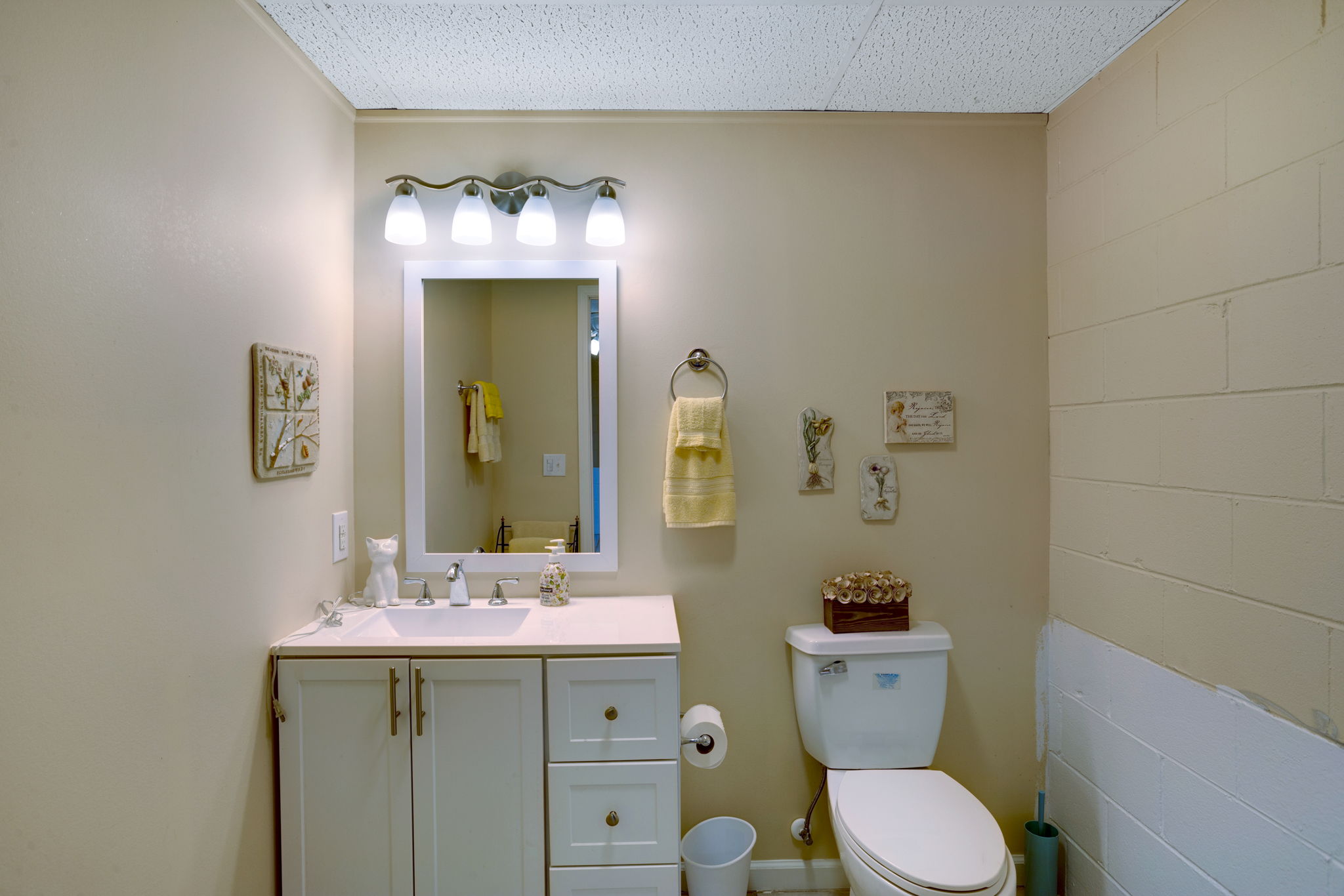  Photo 49