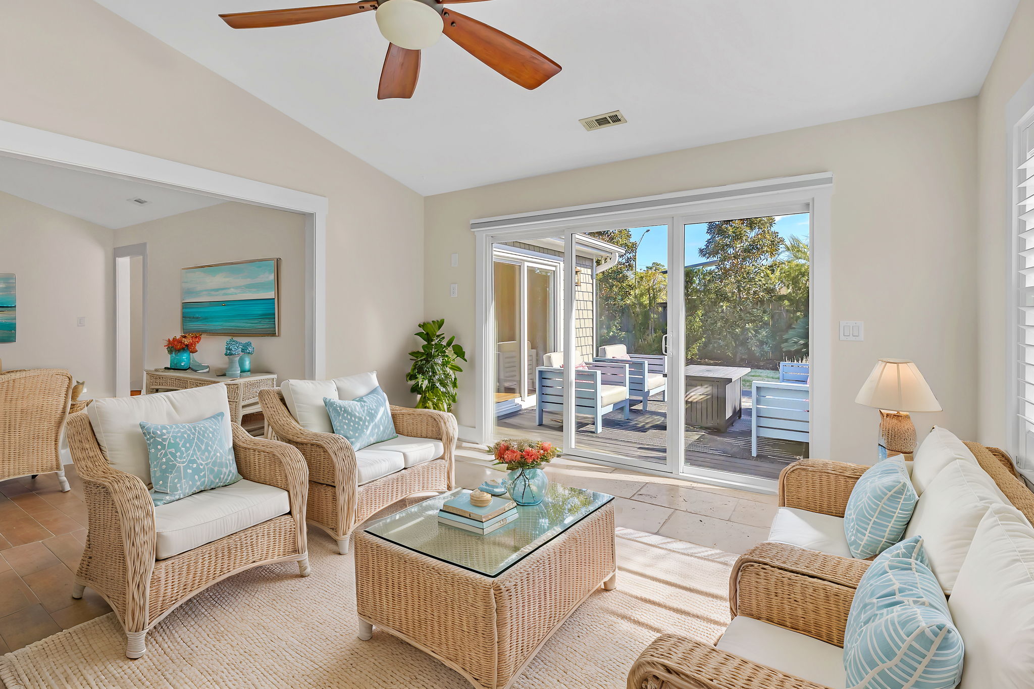 No-0091-501SandcastleCtWilmNC-March2025-VMSE - Living Room - Coastal - 11
