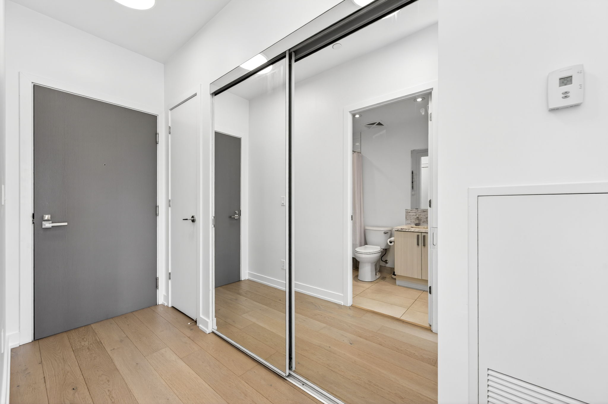 501 St Clair Ave W Unit 2109 Toronto, ON M5P 0A2