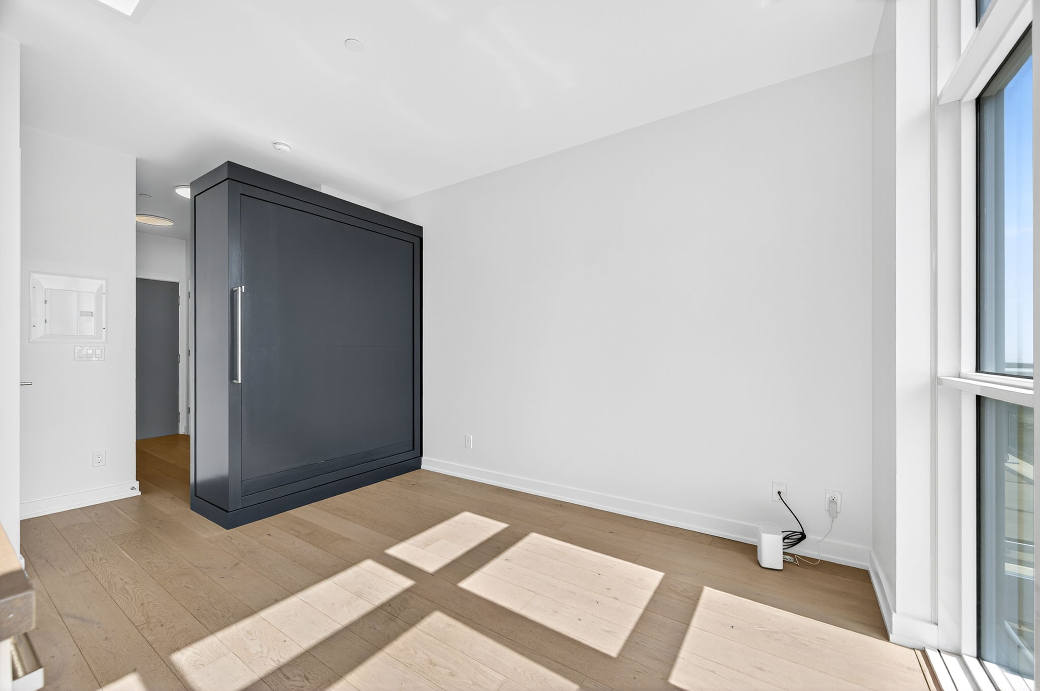 501 St Clair Ave W Unit 2109 Toronto, ON M5P 0A2