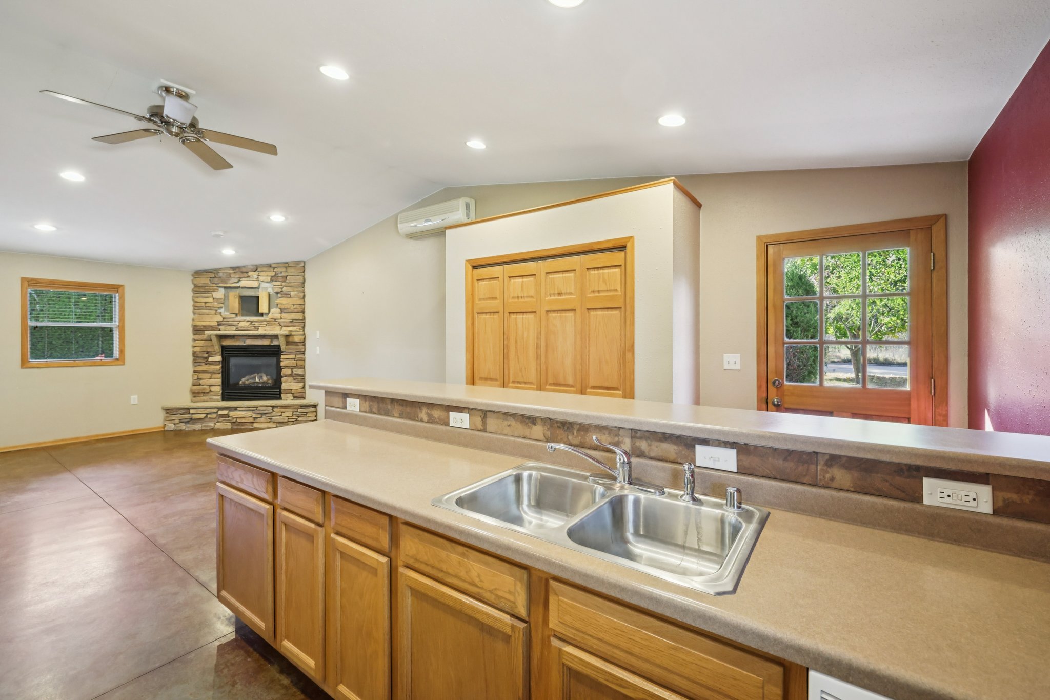 Tamarack Rd-S3110-023.jpg