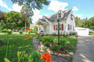 501 Terrace Dr, Waterloo, IA 50702, USA Photo 2