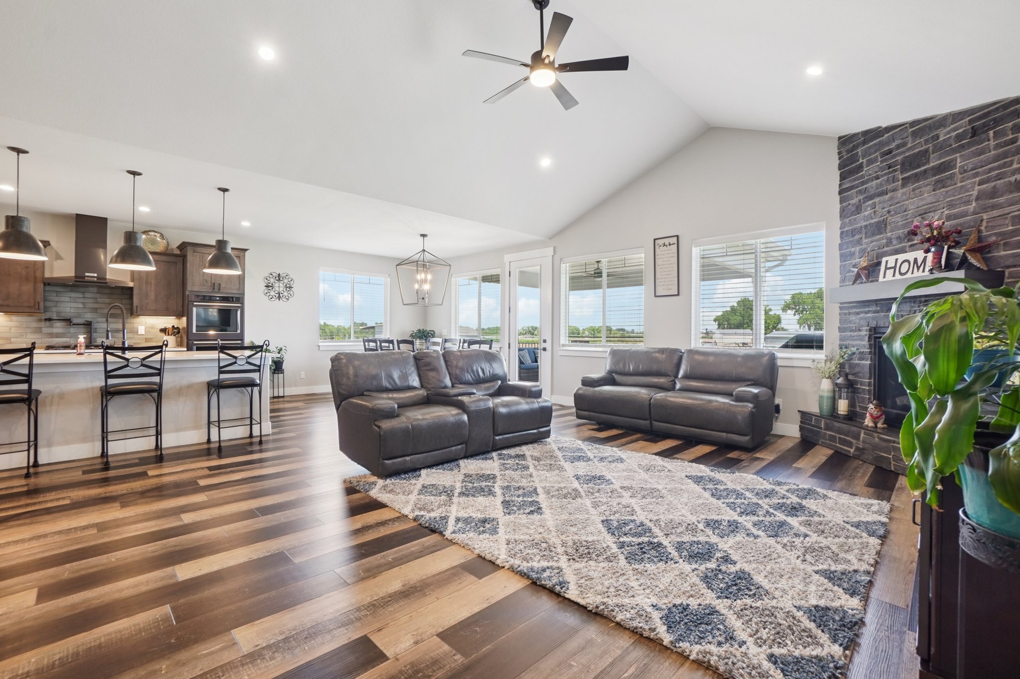Prairie Lark Ln-S0207-013.jpg