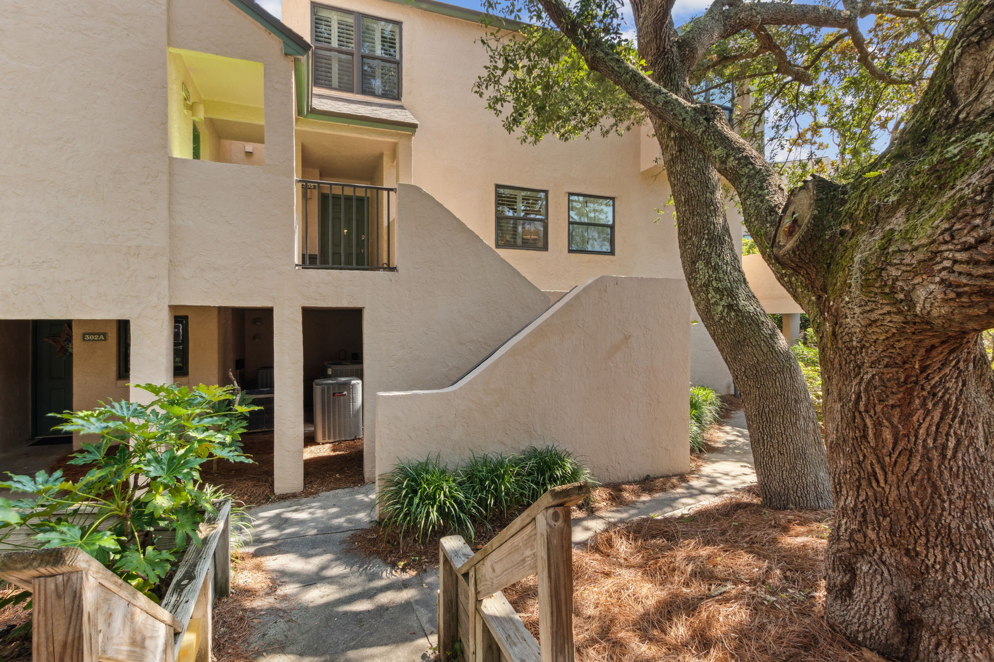 Welcome to 5010 Summer Beach Blvd