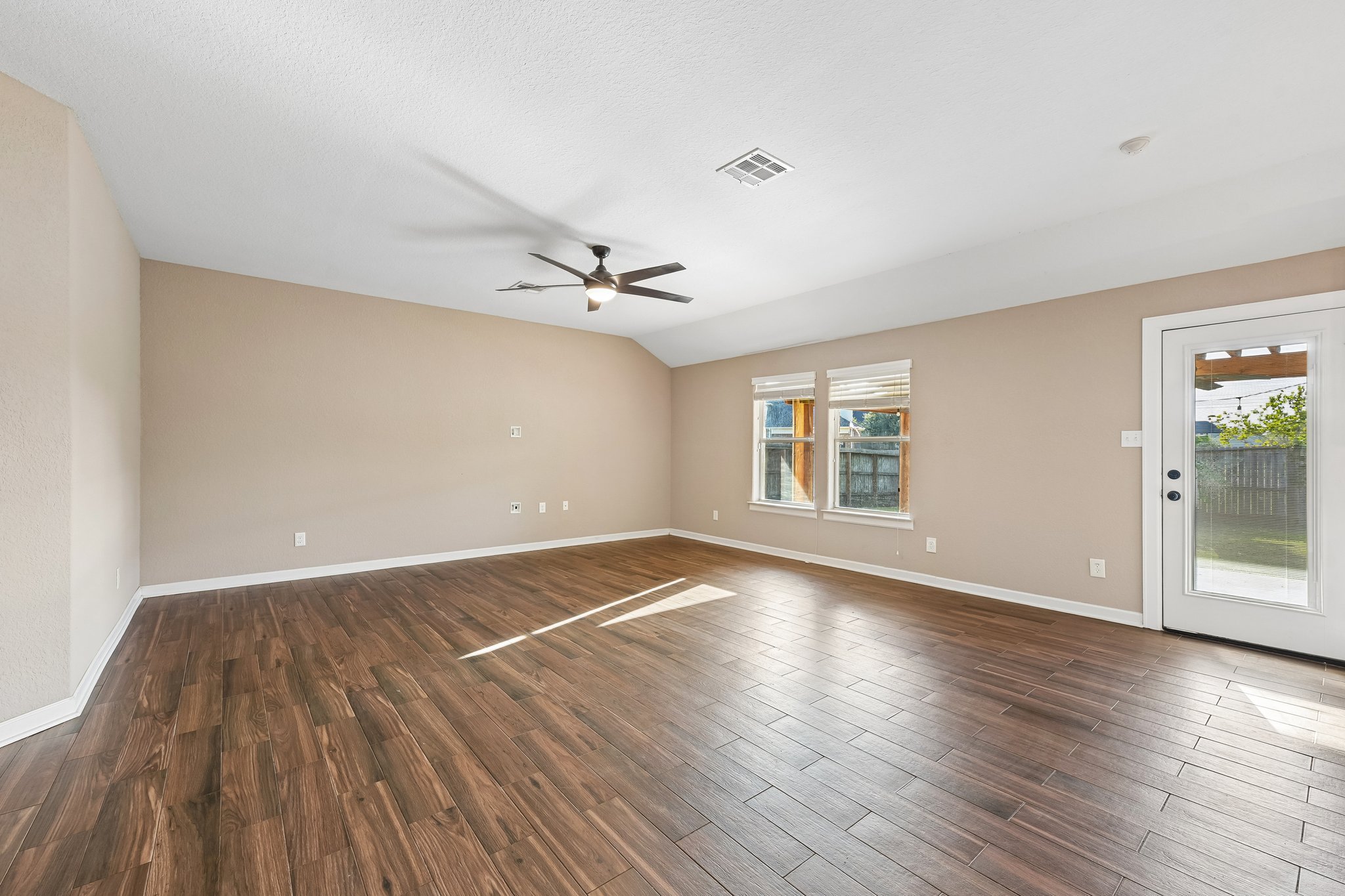 Bayou Dr-S0710-011.jpg