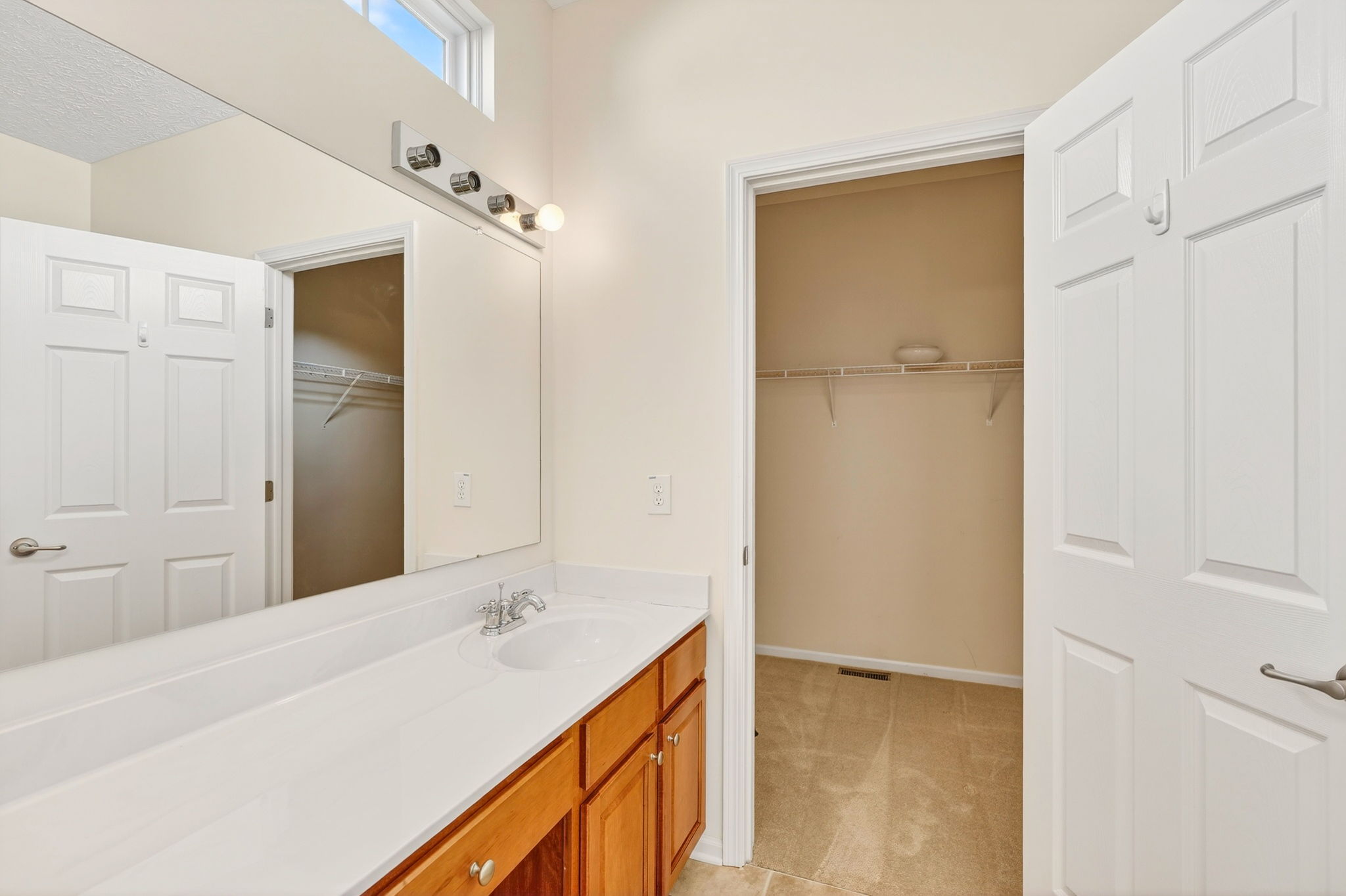 5013 Julia Ann Dr 63