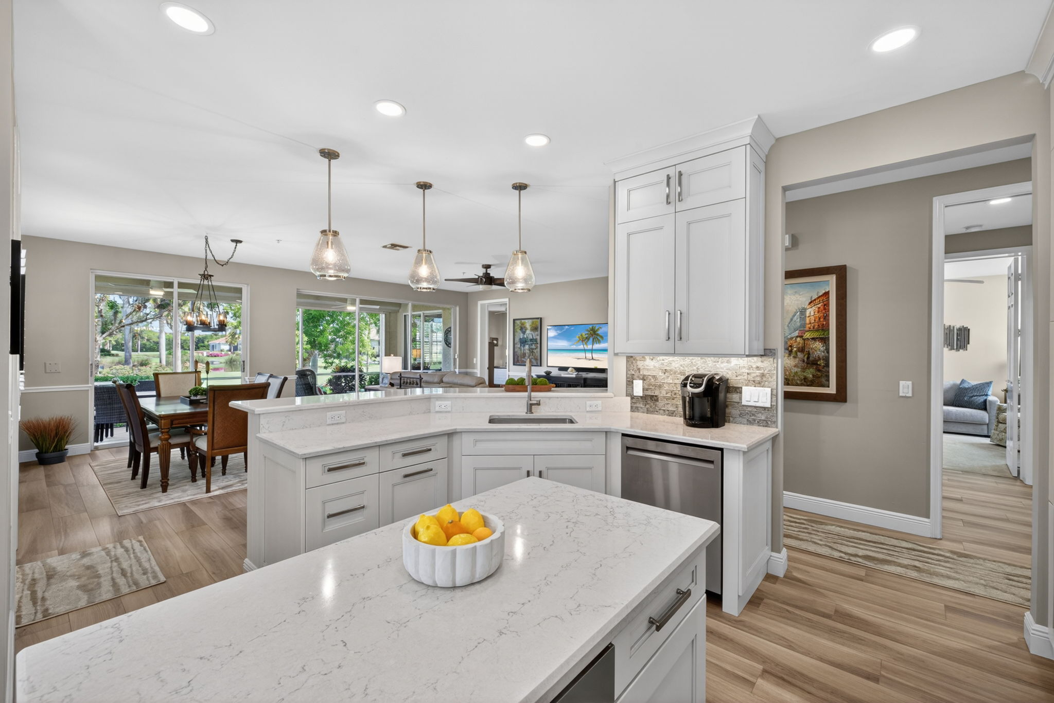 Kitchen 2 of 4