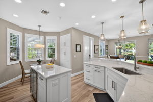 Kitchen 3 of 4
