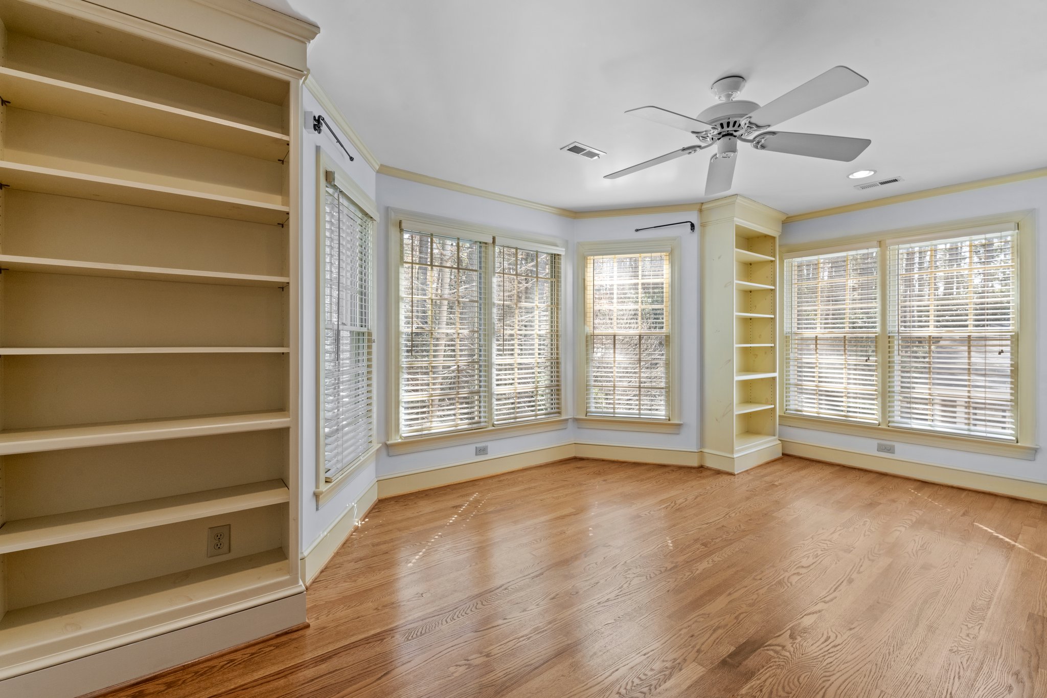 5016 Hermitage Dr, Raleigh, NC 27612, USA Photo 56