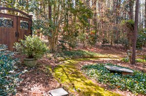 5016 Hermitage Dr, Raleigh, NC 27612, USA Photo 25