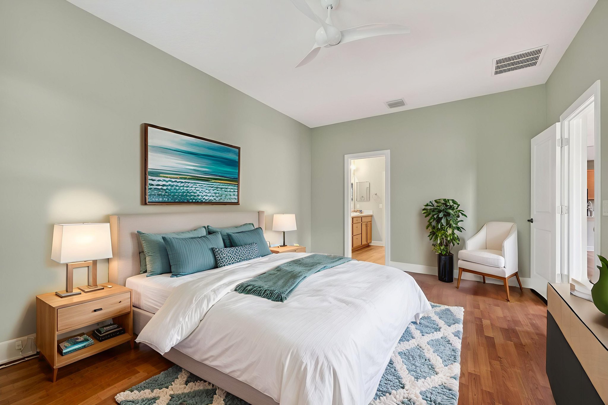 Savora Rn - G84A0011 virtually staged.jpeg