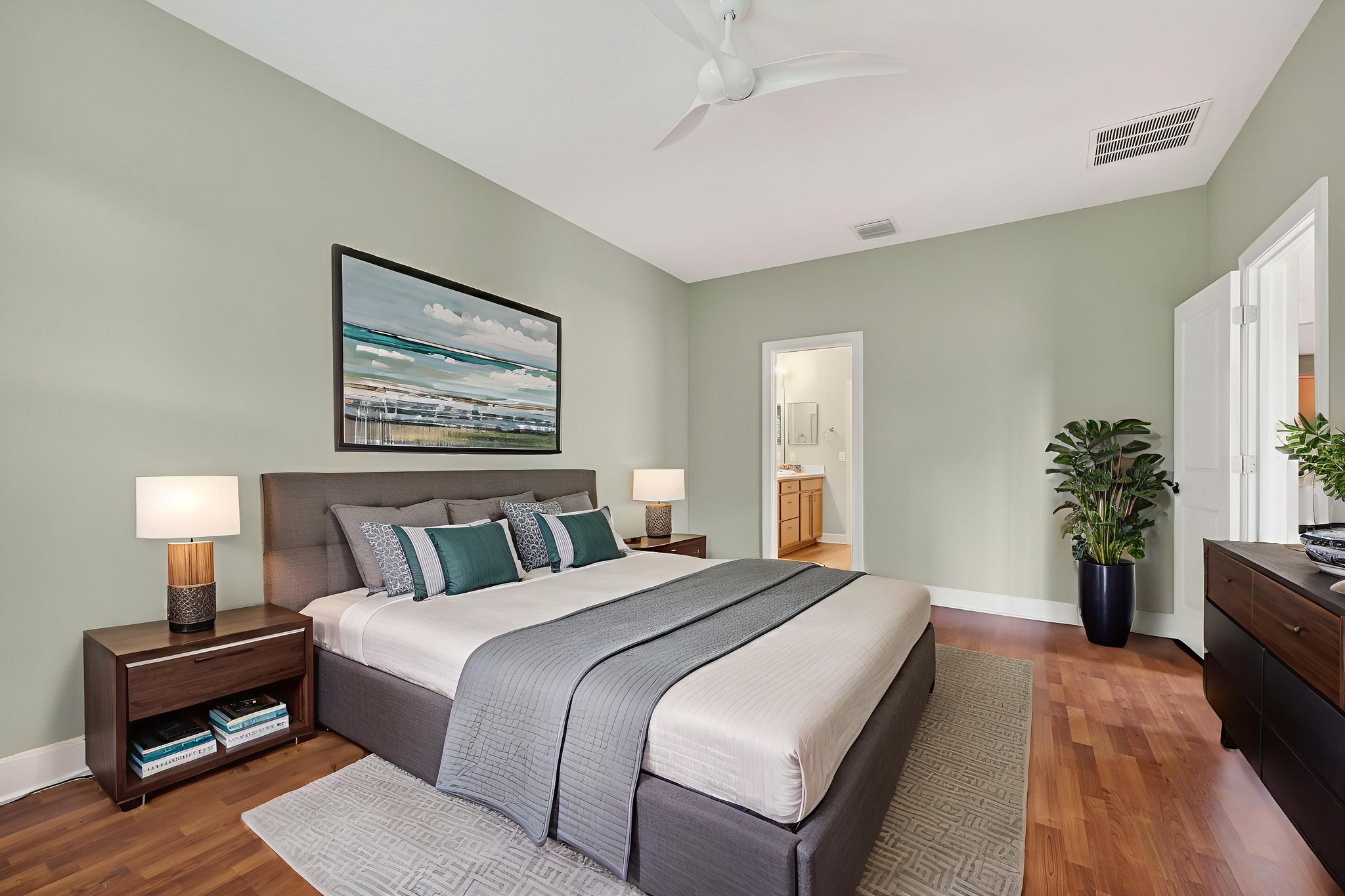 Savora Rn - G84A0011 virtually staged.jpeg