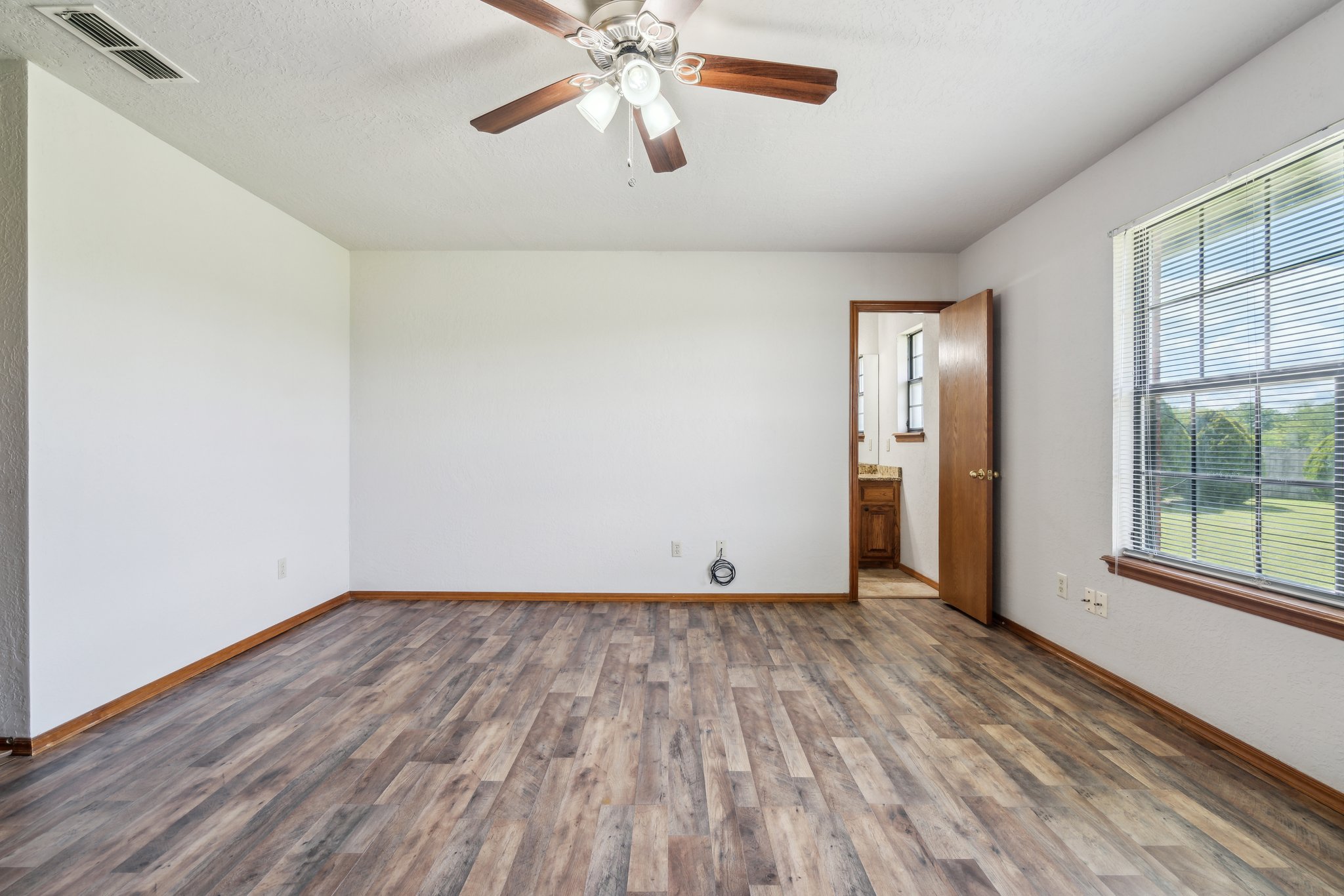 5016 SW Malcom Rd_036.jpg