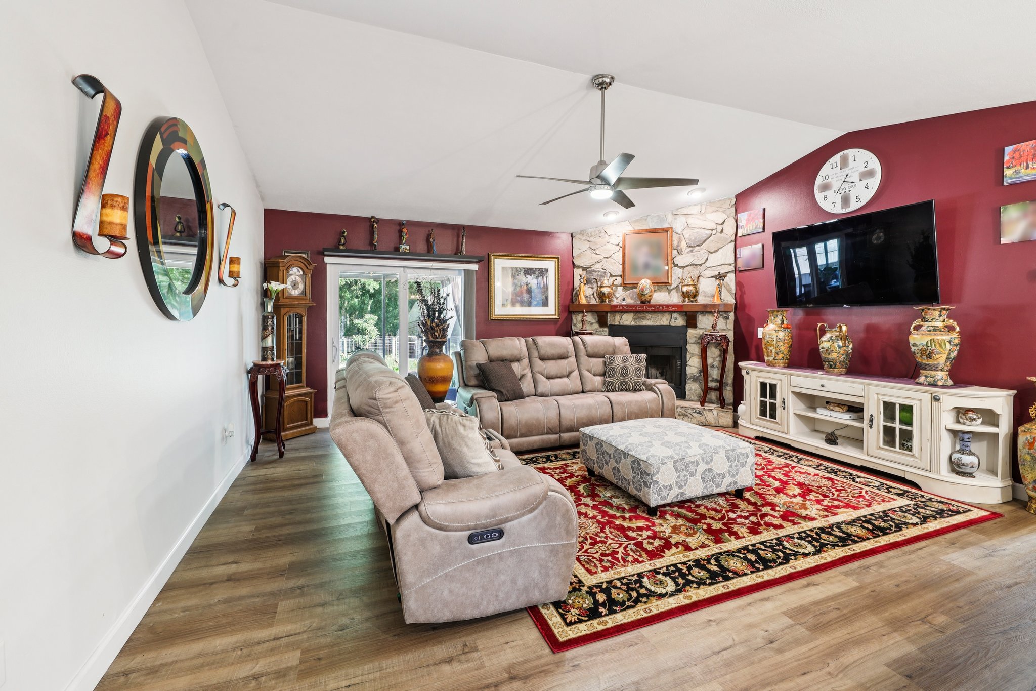 Swallow Dr-S0811-008.jpg