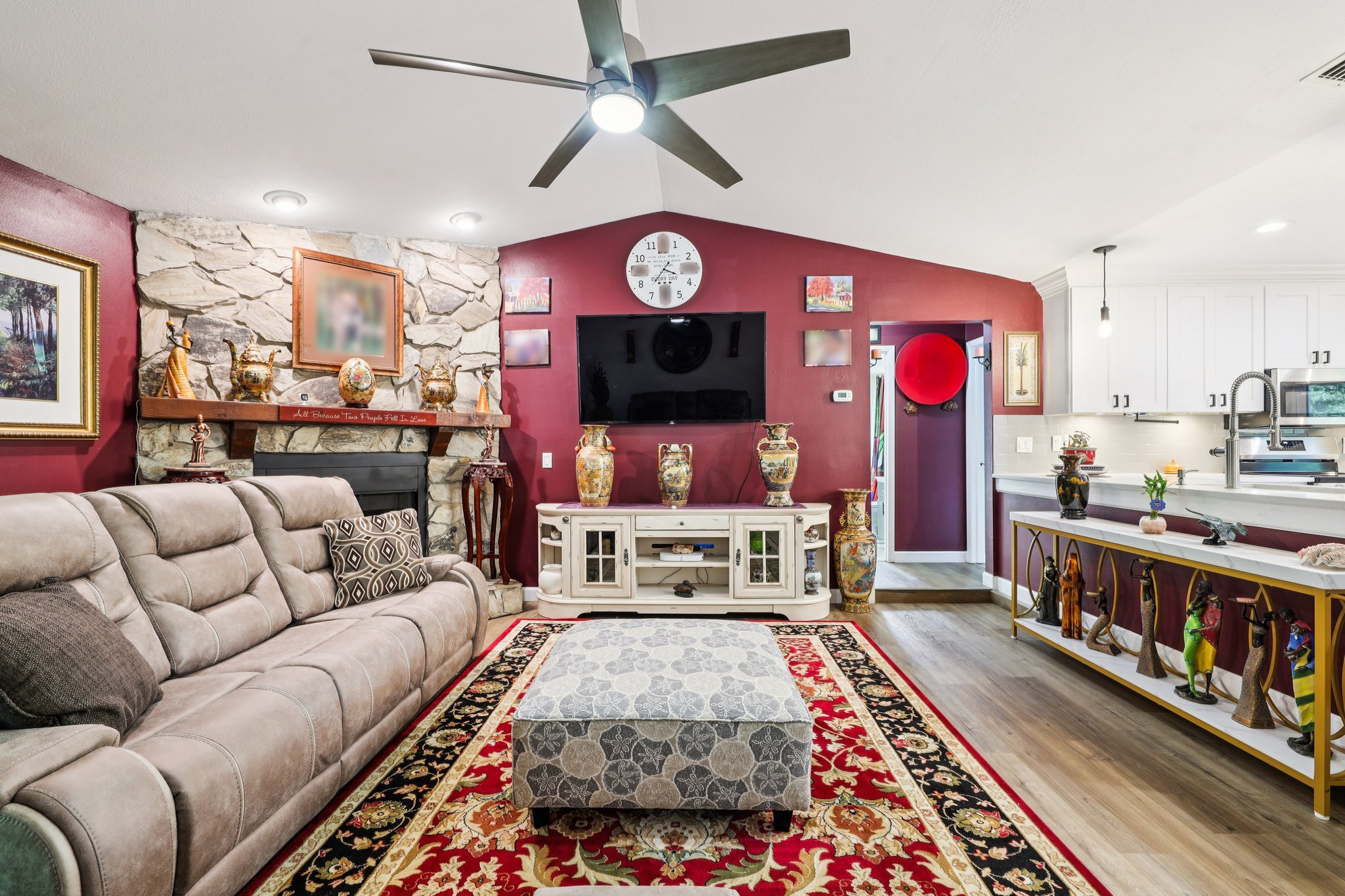 Swallow Dr-S0811-009.jpg