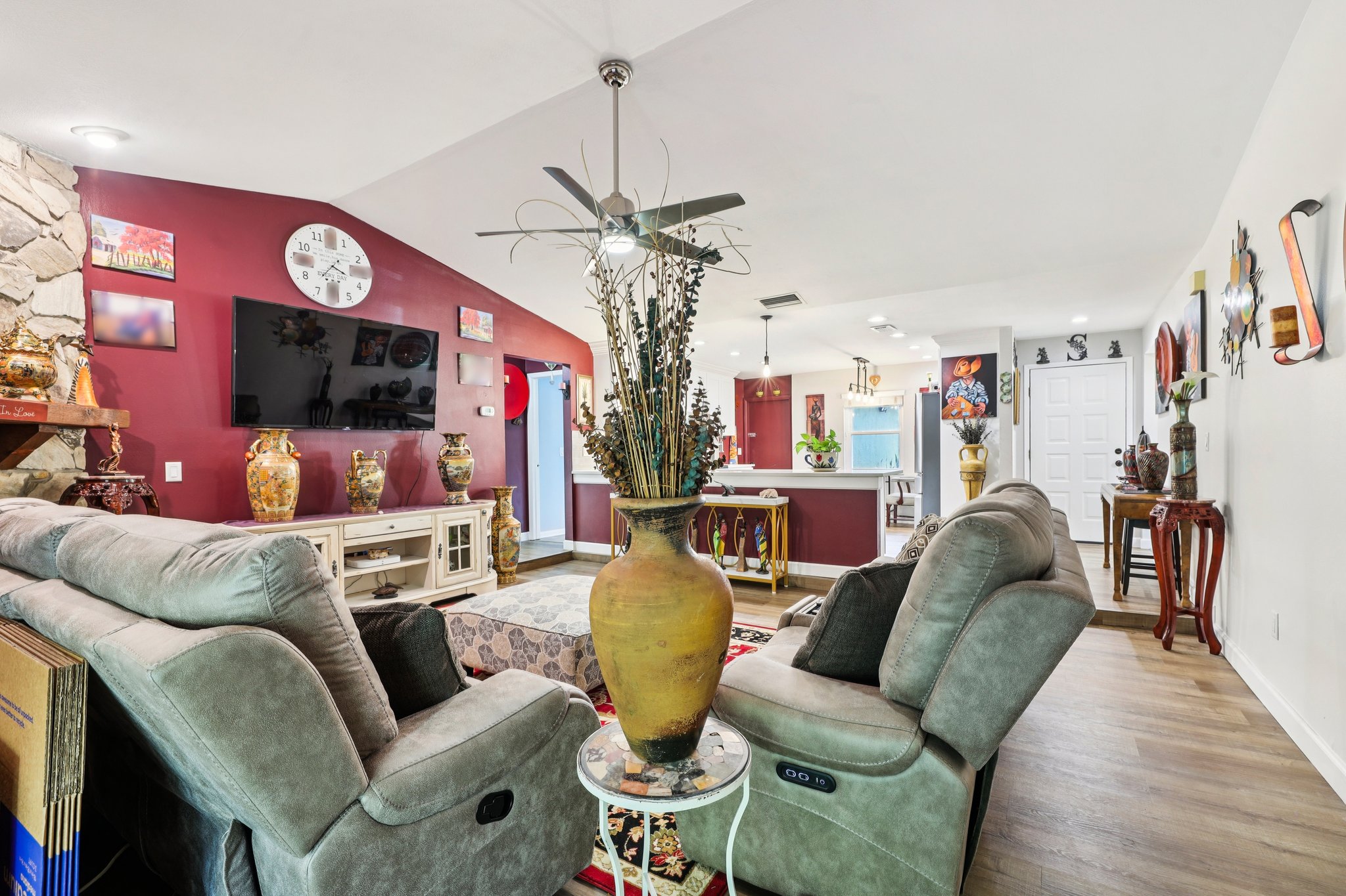 Swallow Dr-S0811-010.jpg