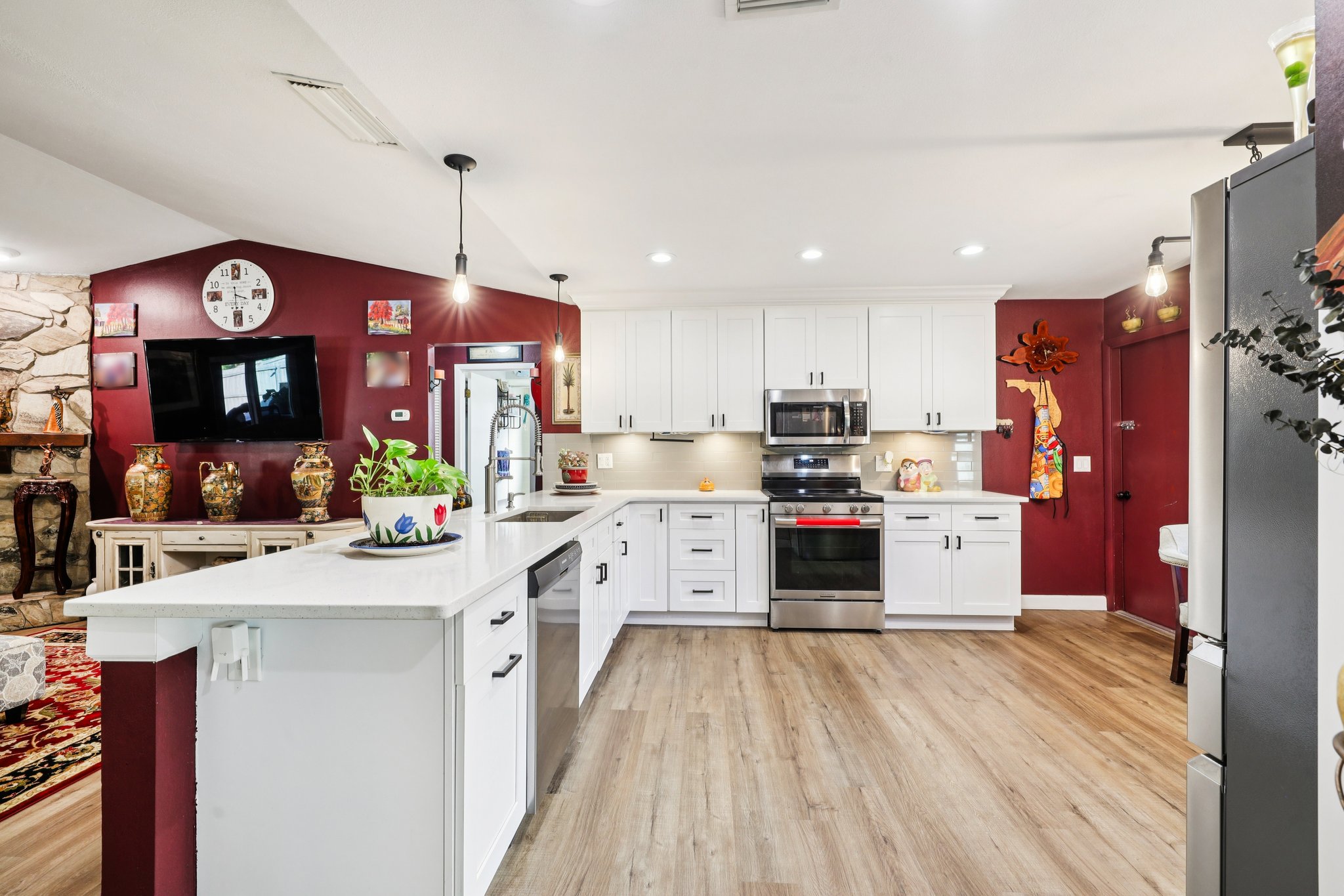 Swallow Dr-S0811-016.jpg