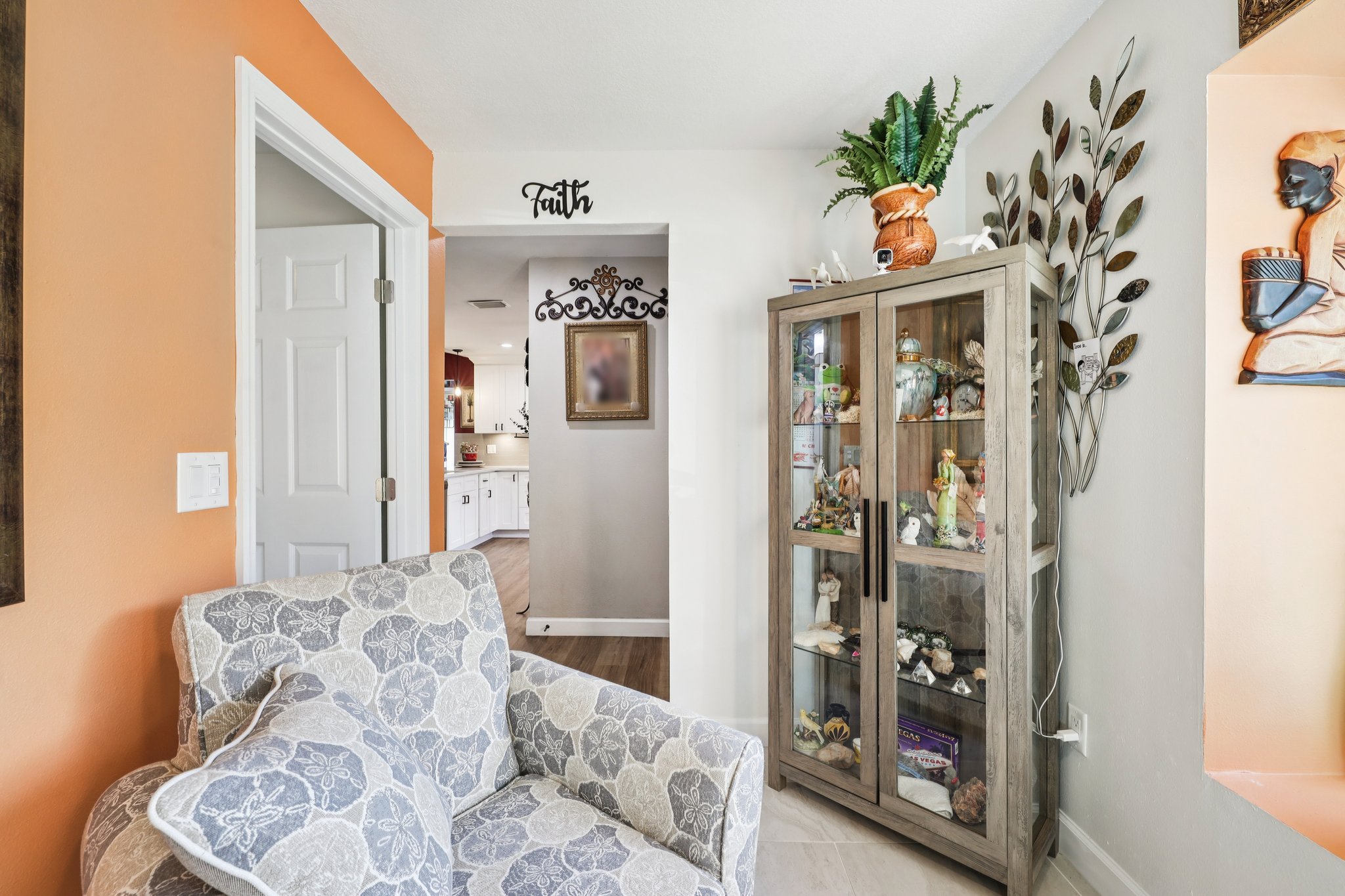 Swallow Dr-S0811-030.jpg