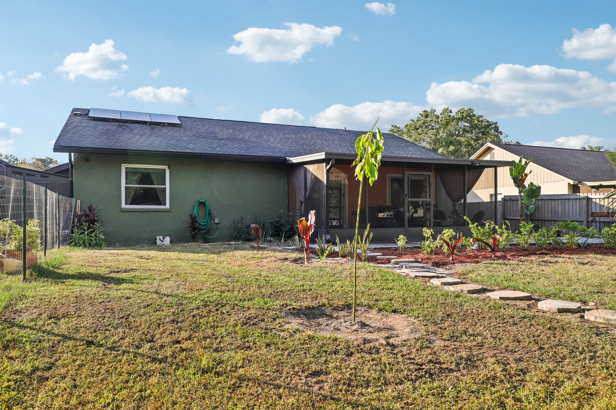 Swallow Dr-S0811-046.jpg