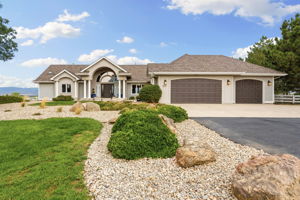  Photo 0