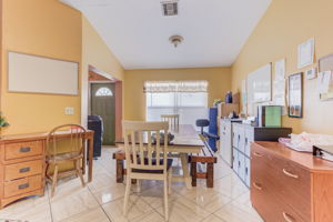 S Rosebud Cir-014