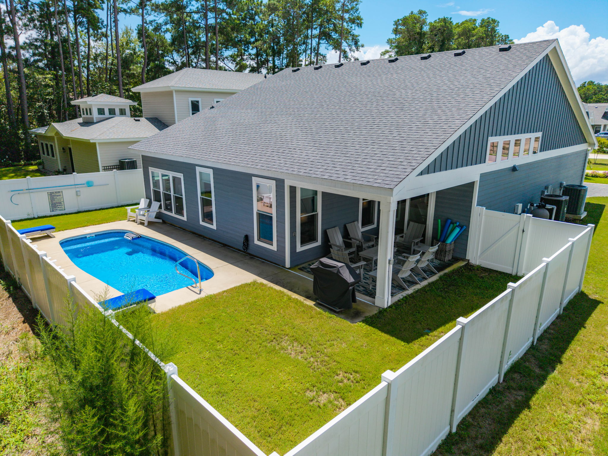 502-Anika-Way-Fenced-Yard