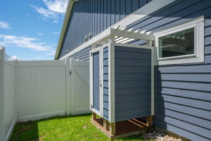 502-Anika-Way-Outside-Shower