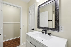 Archer Ave-2305-032.jpg