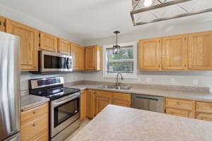 Ashton Dr-0306-017.jpg