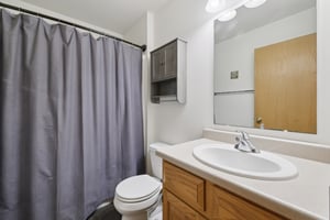 Ashton Dr-0306-037.jpg