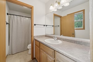 Ashton Dr-0306-044.jpg
