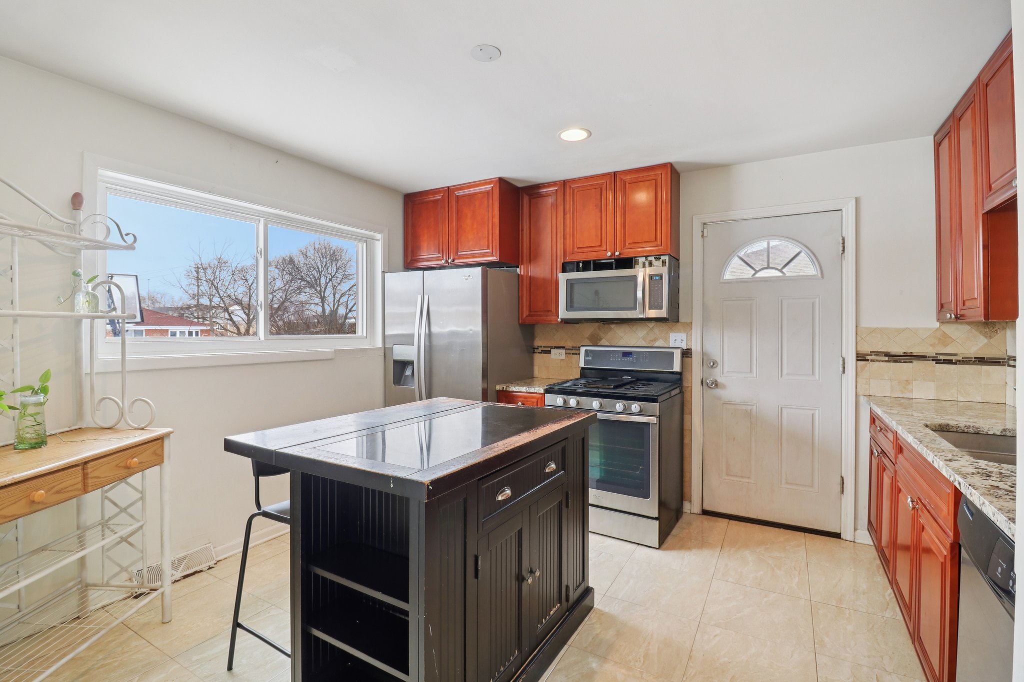 E Washington St-S0302-011.jpg