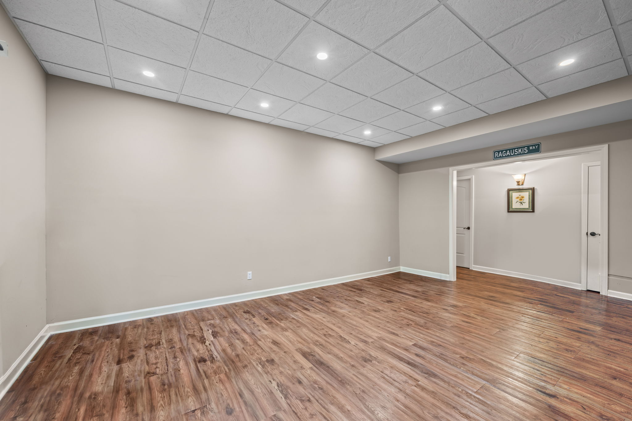  Photo 35