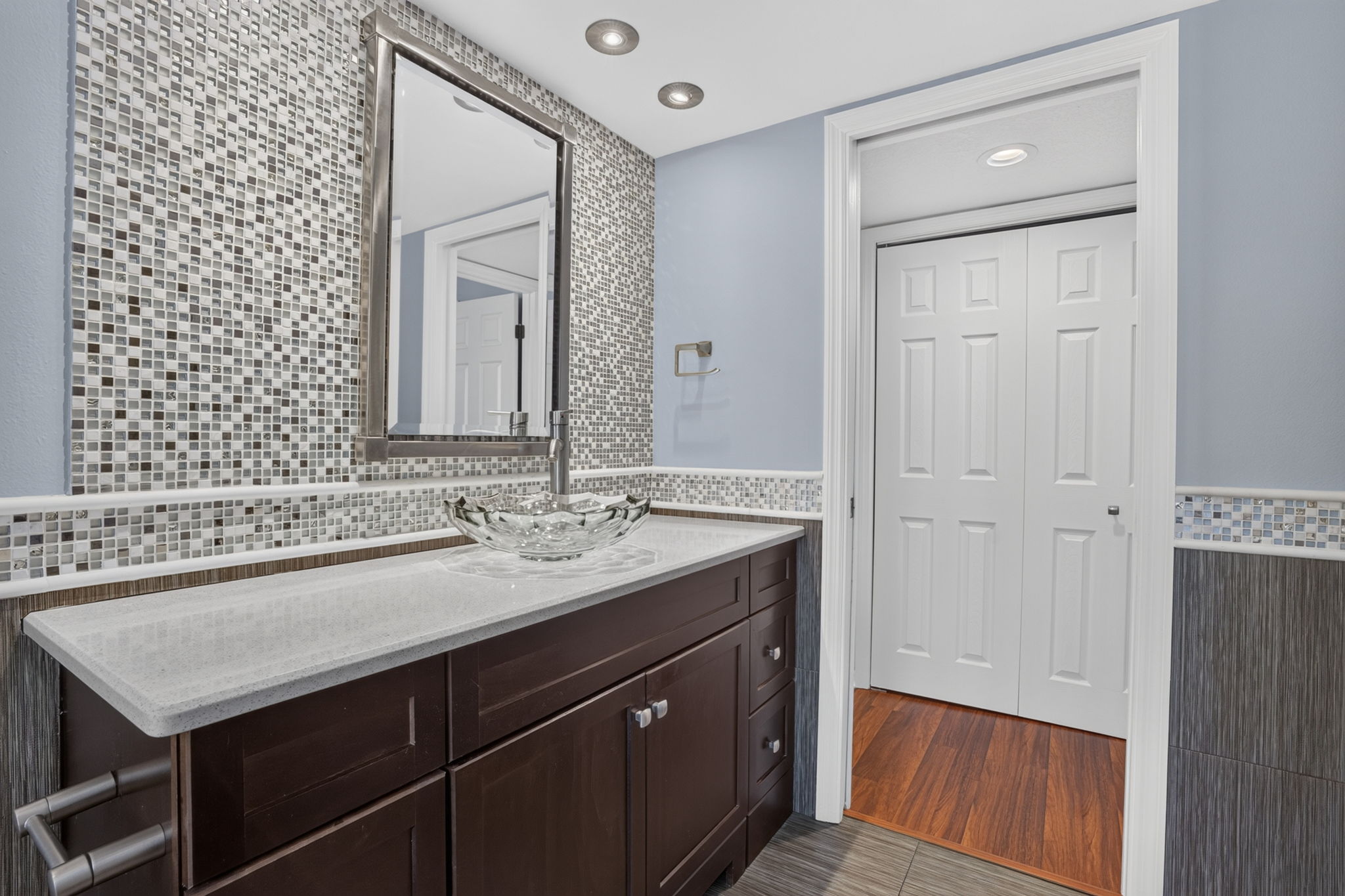 Guest Bathroom 2 of 2