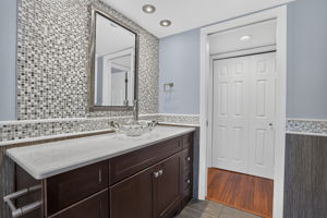 Guest Bathroom 2 of 2