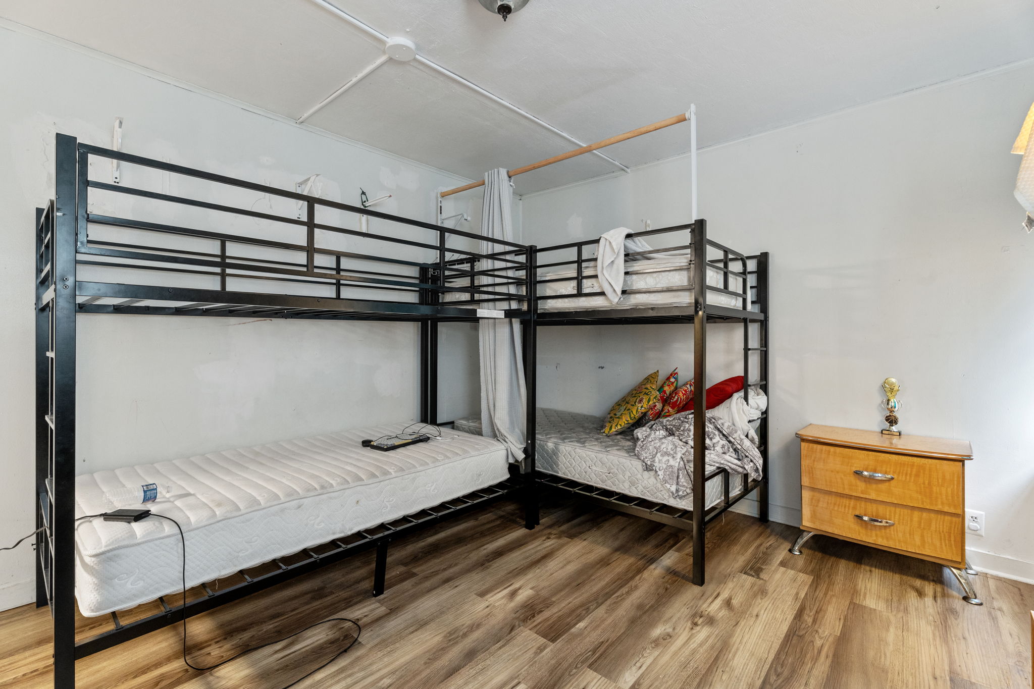 1st floor apartment bedroom 2