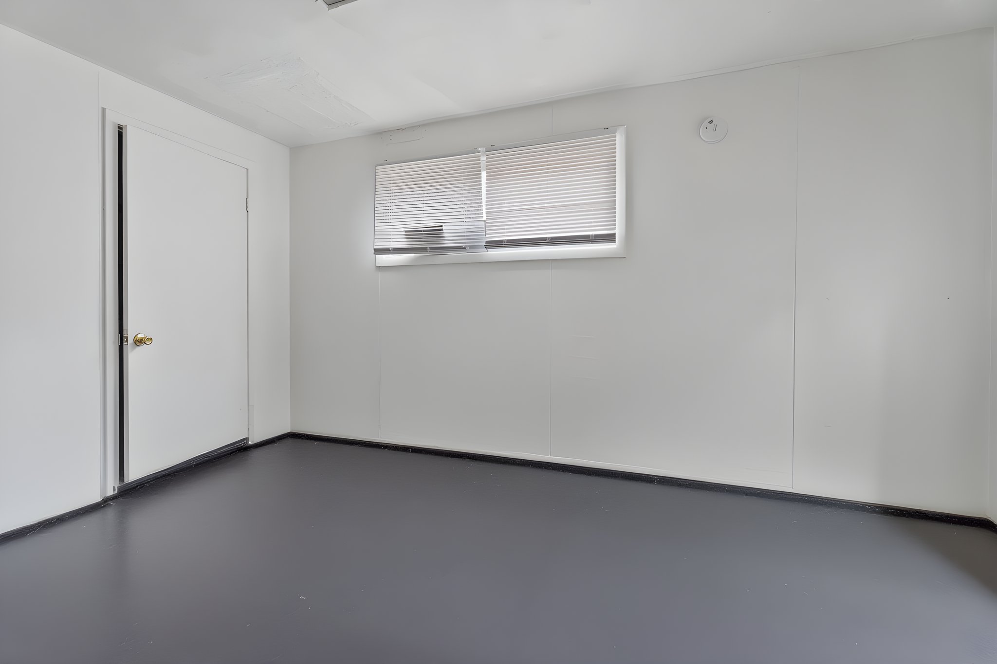 1st floor apartment bedroom 3 - furniture virtually removed