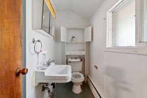 2nd floor apartment bathroom