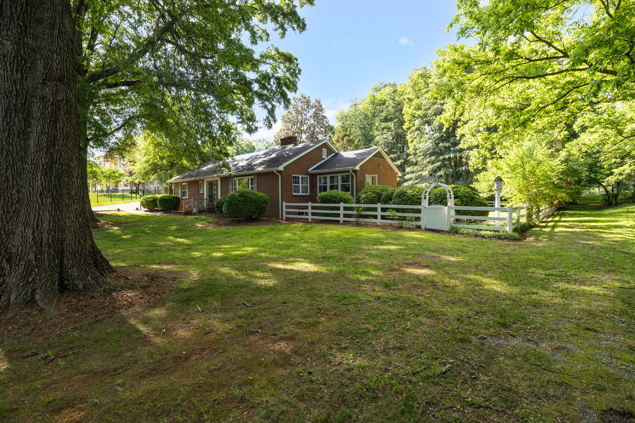 502 W Hunter St-3